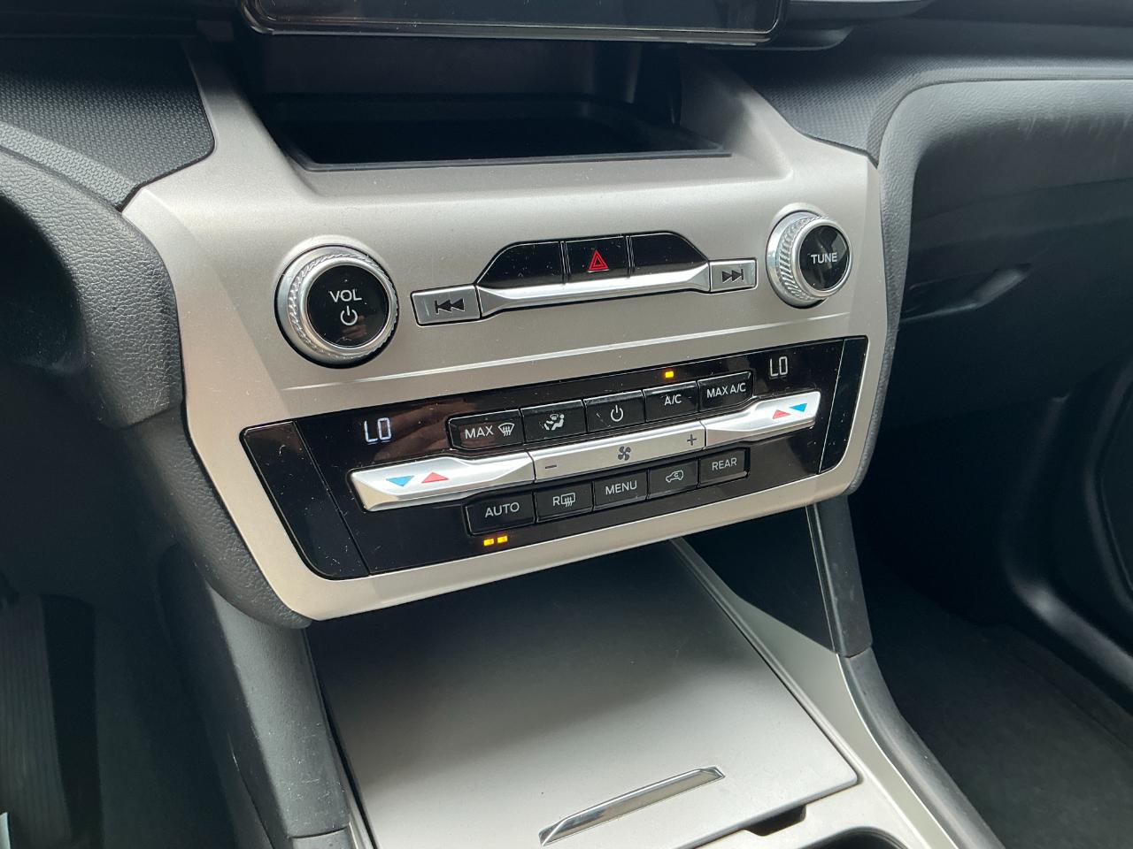 Ford Explorer Base 4WD 2021