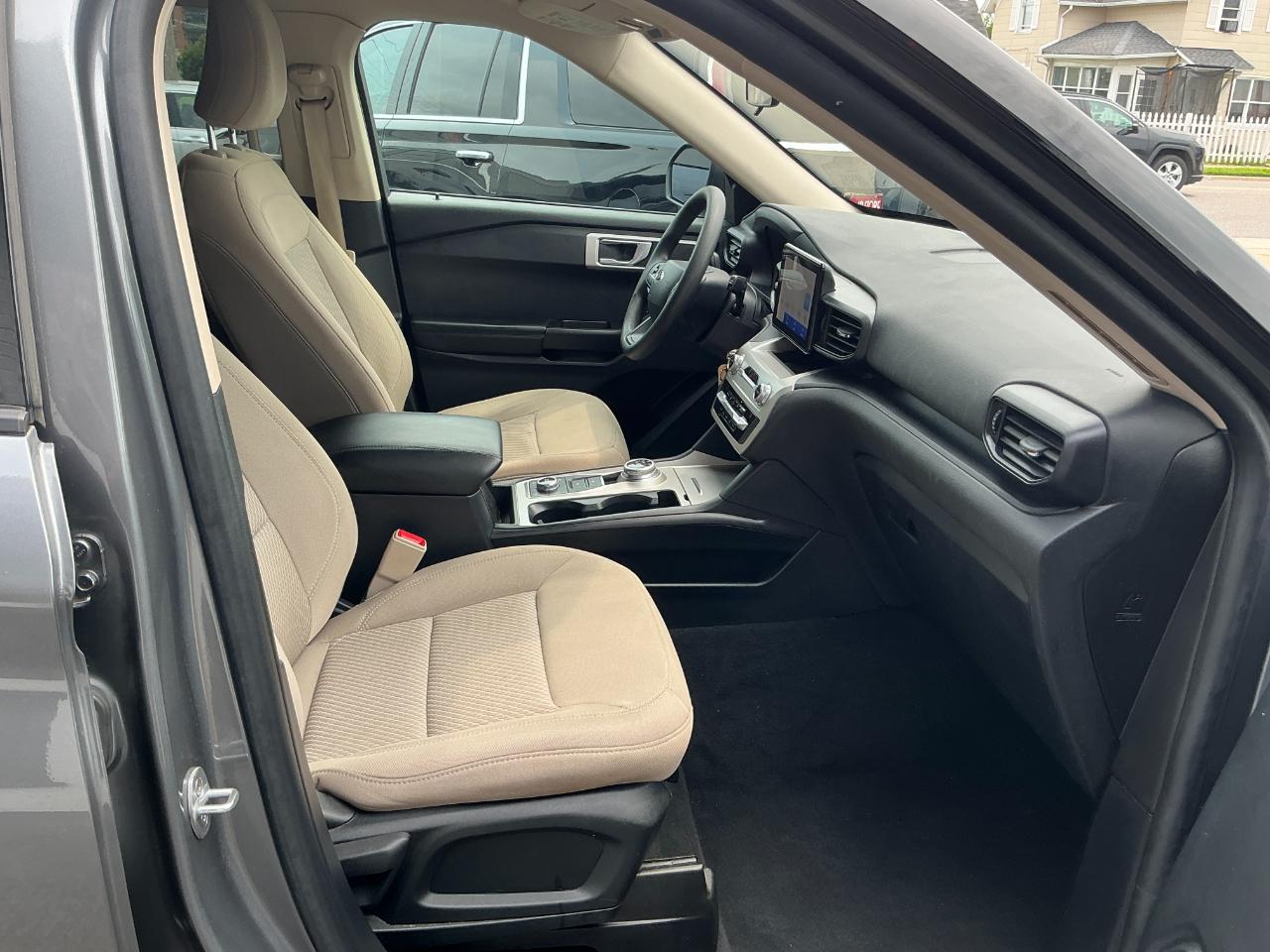 Ford Explorer Base 4WD 2021