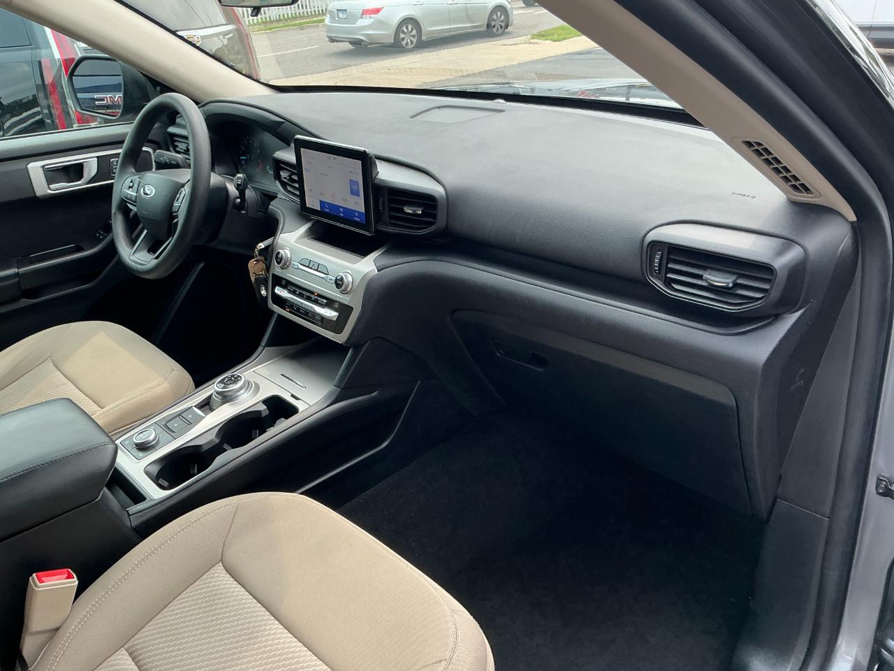 Ford Explorer Base 4WD 2021