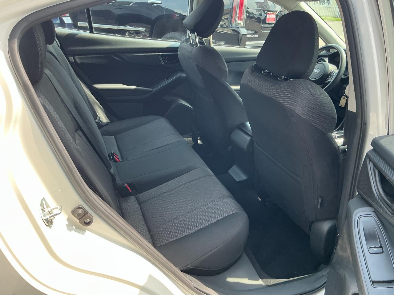 Subaru Impreza Premium 4-door CVT 2023