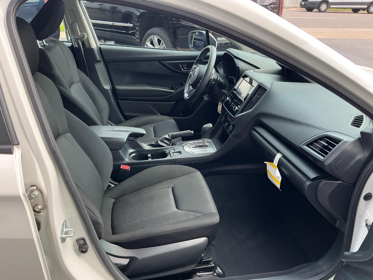 Subaru Impreza Premium 4-door CVT 2023