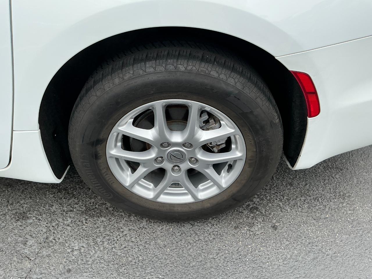 Chrysler Pacifica Touring FWD 2023