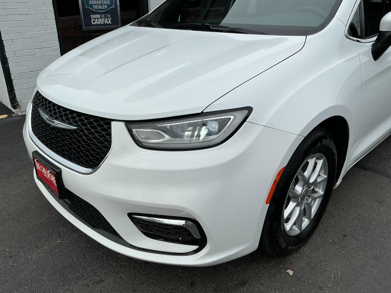 Chrysler Pacifica Touring FWD 2023