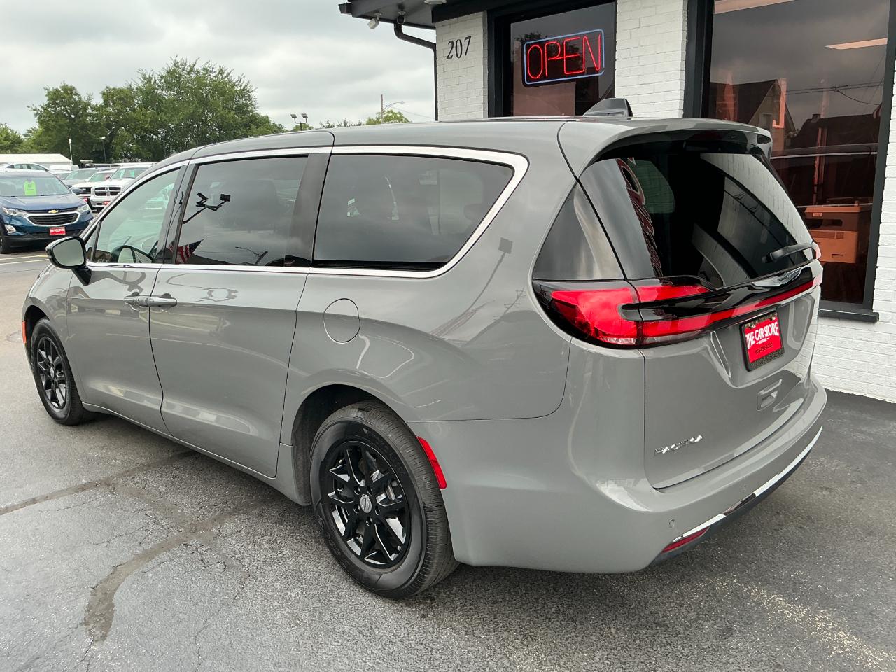 Chrysler Pacifica Select FWD 2025