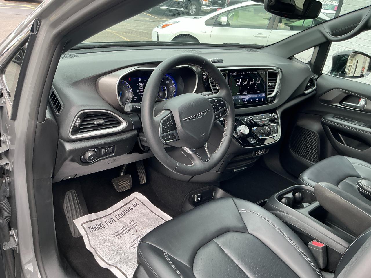 Chrysler Pacifica Select FWD 2025