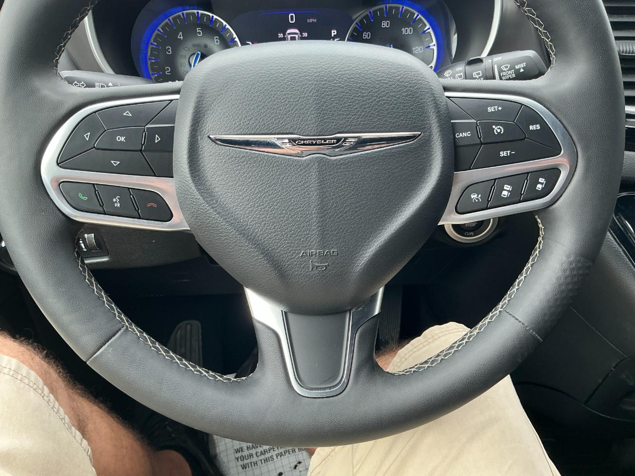Chrysler Pacifica Select FWD 2025