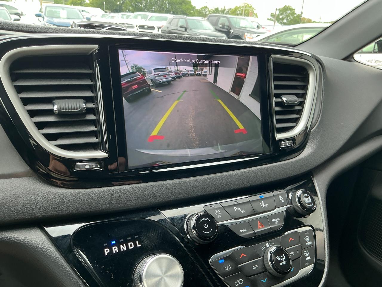 Chrysler Pacifica Select FWD 2025