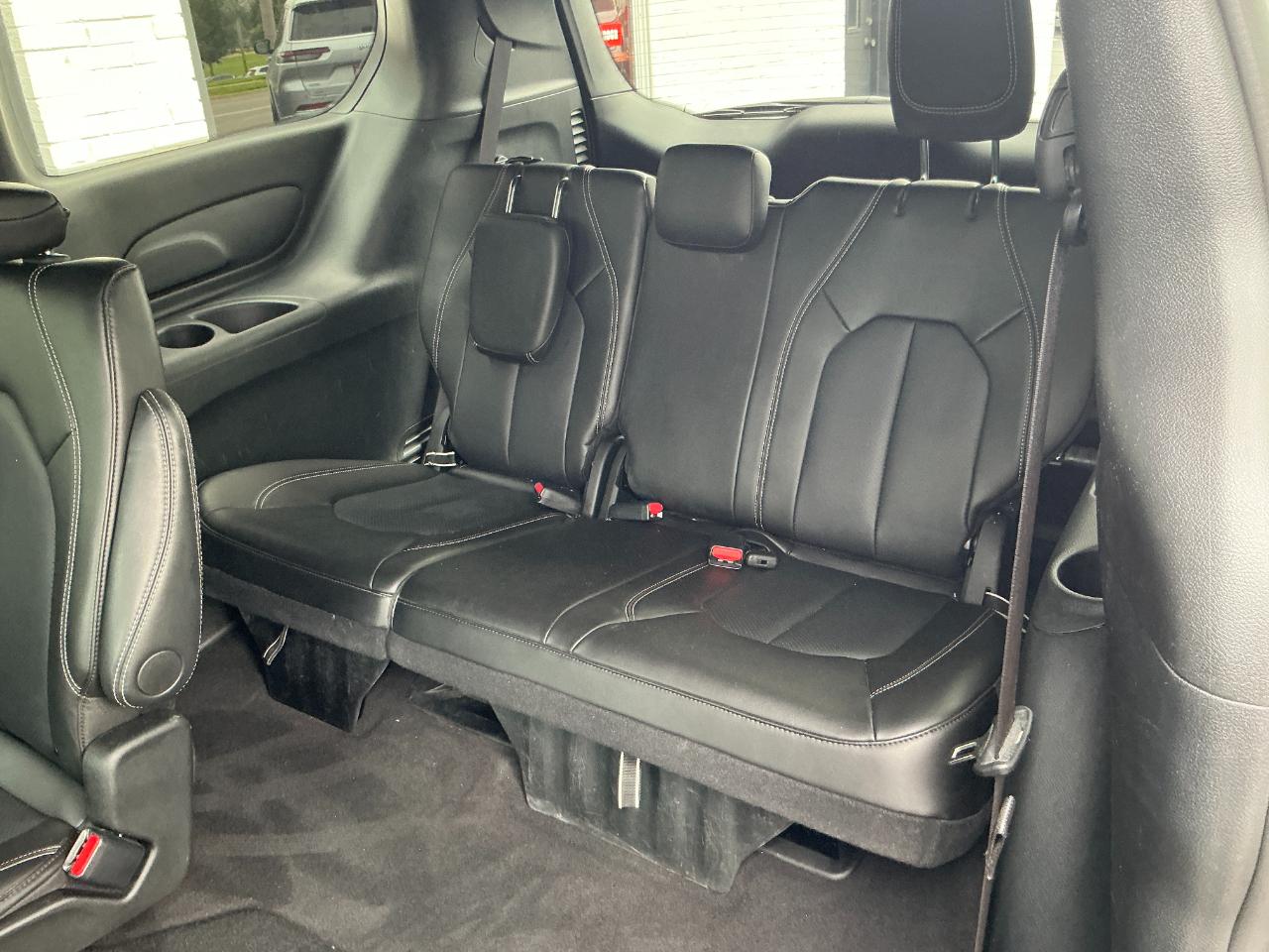 Chrysler Pacifica Select FWD 2025