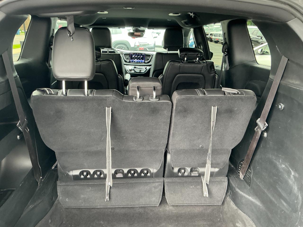 Chrysler Pacifica Select FWD 2025