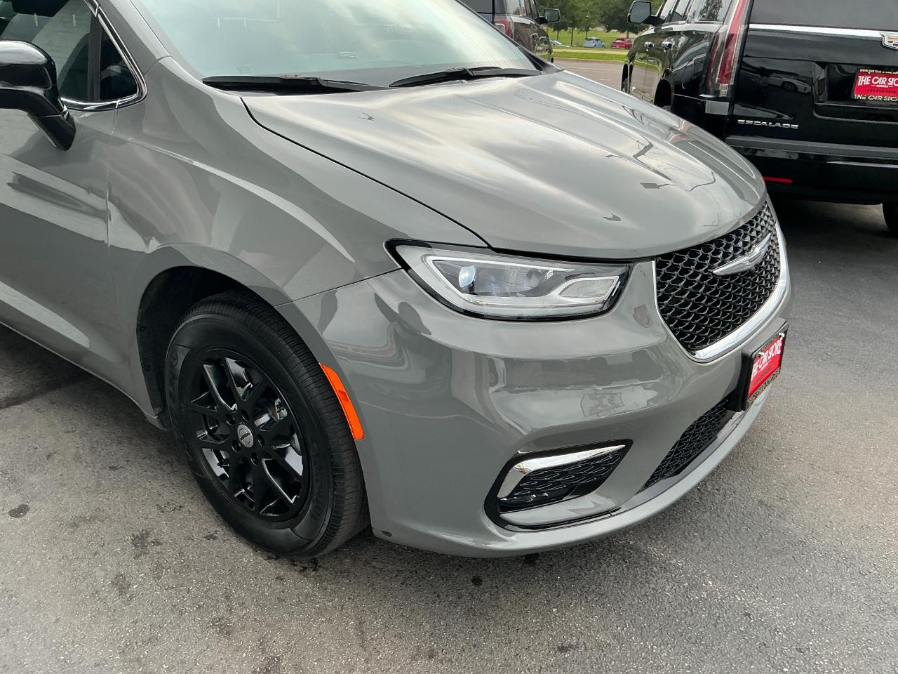 Chrysler Pacifica Select FWD 2025
