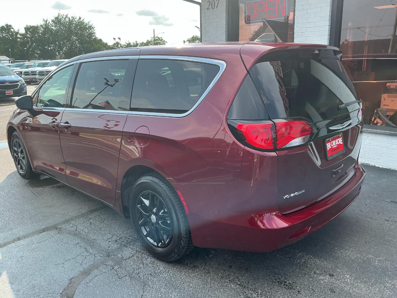 Chrysler Voyager LX FWD 2023