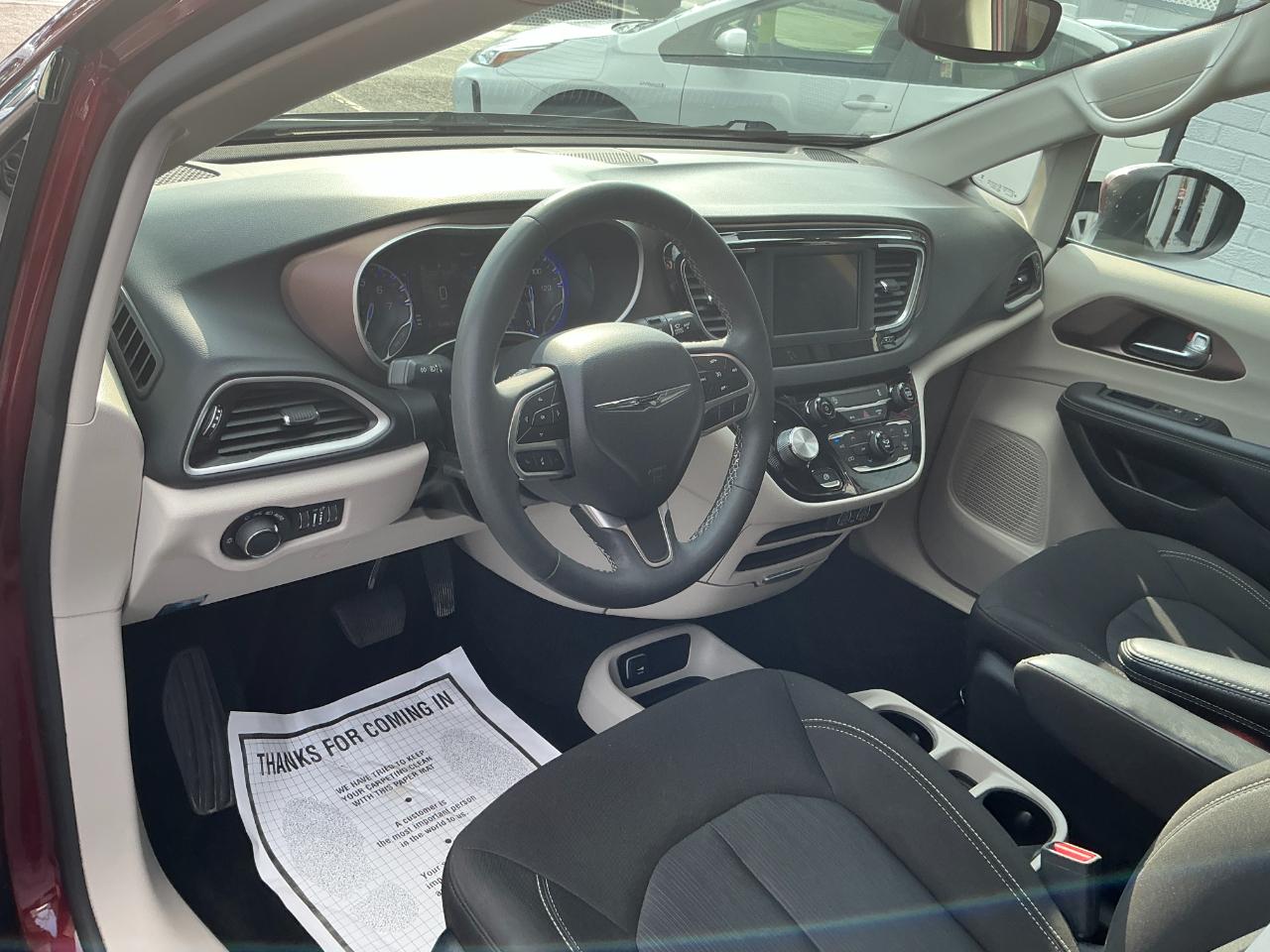 Chrysler Voyager LX FWD 2023