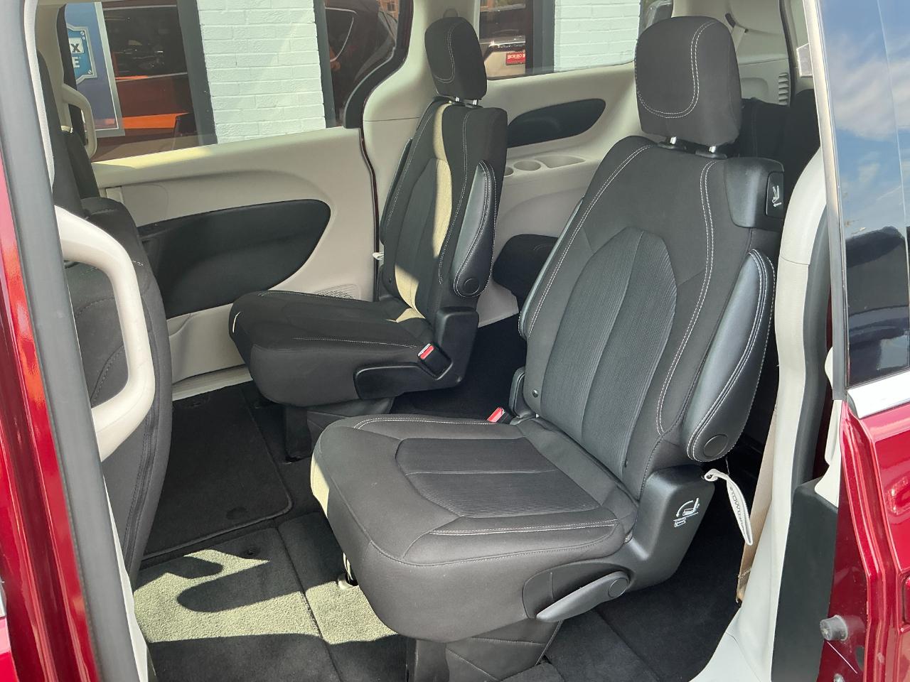 Chrysler Voyager LX FWD 2023