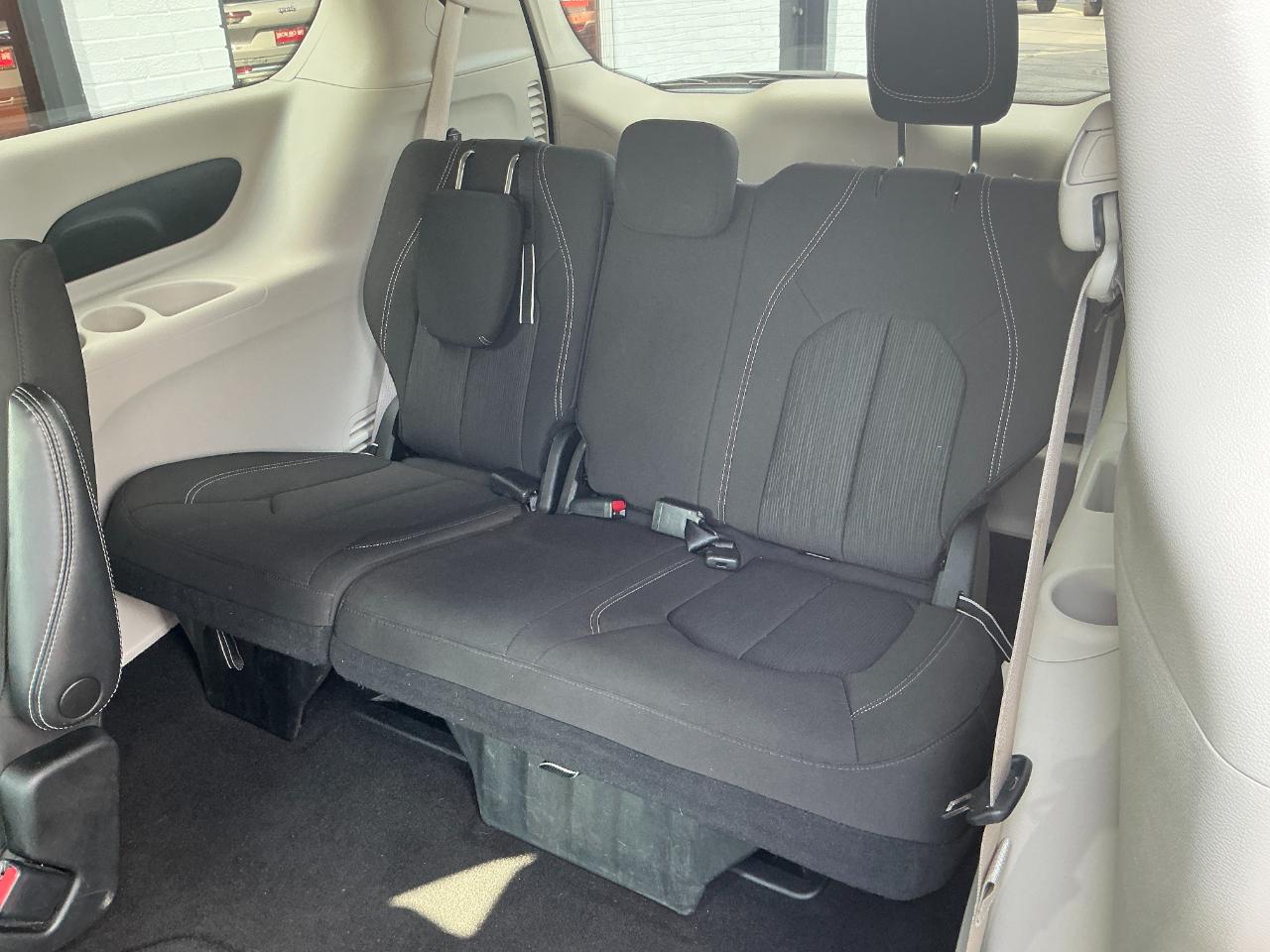 Chrysler Voyager LX FWD 2023
