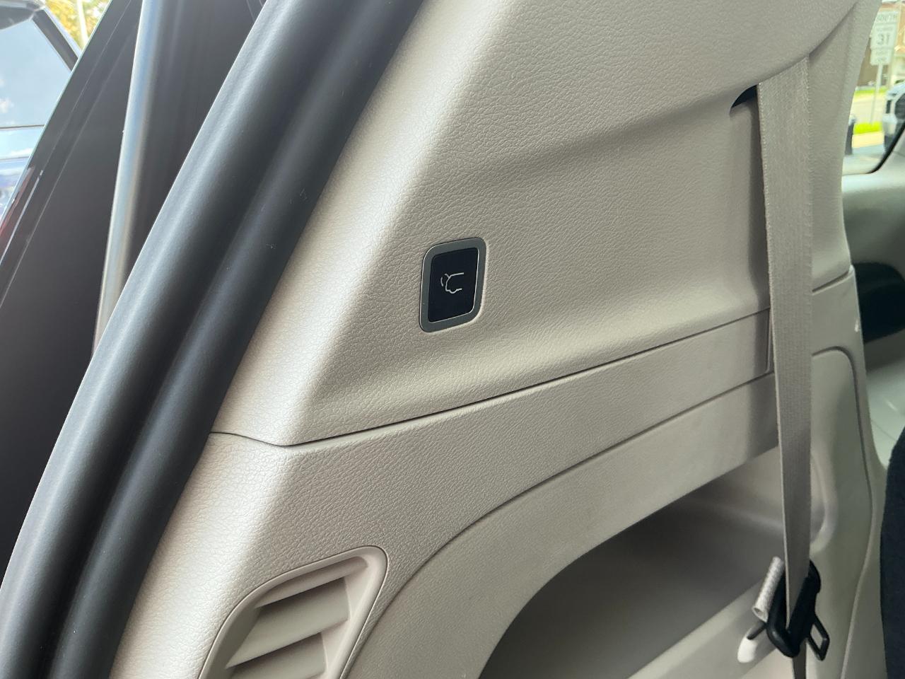 Chrysler Voyager LX FWD 2023