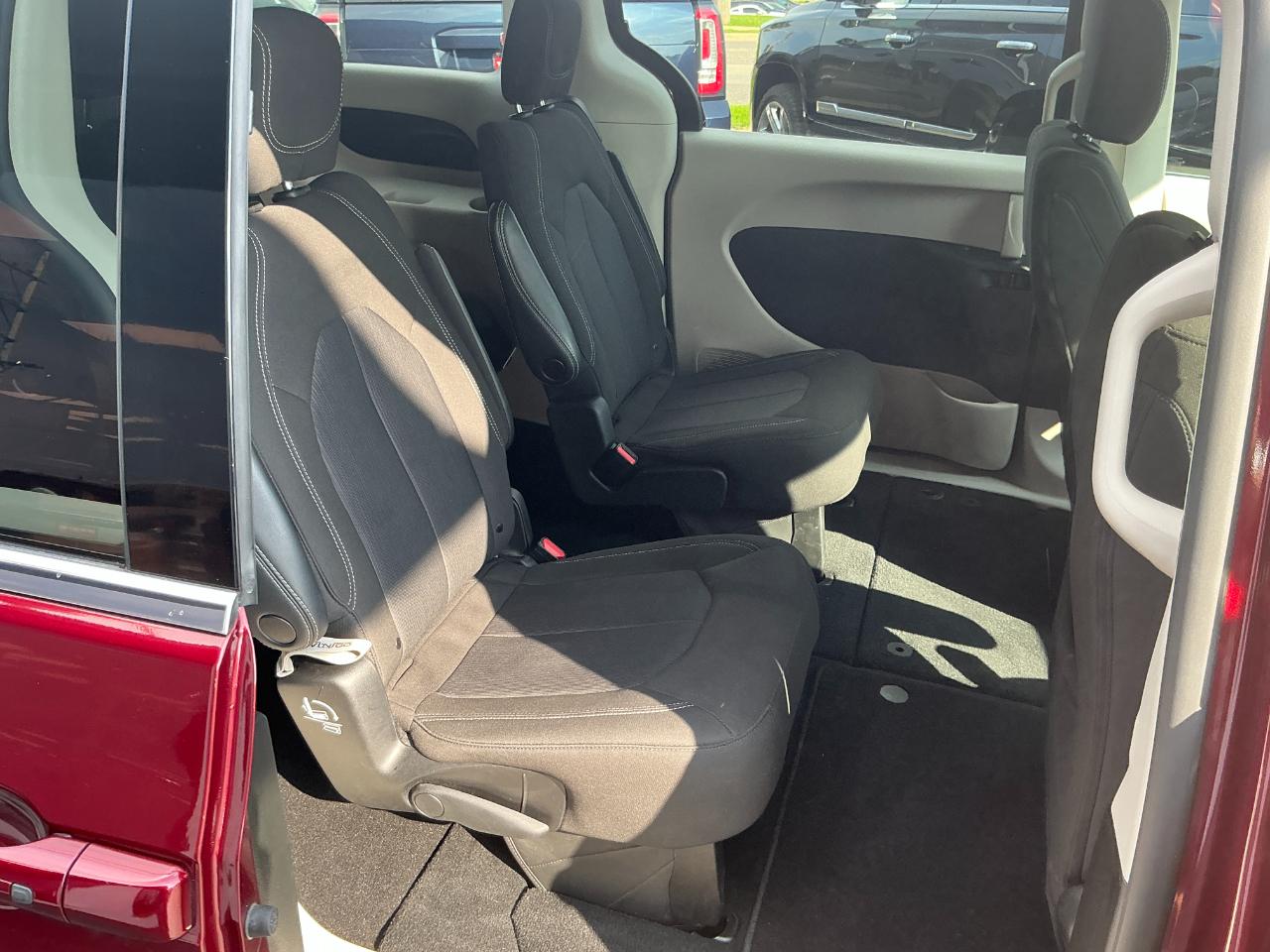 Chrysler Voyager LX FWD 2023