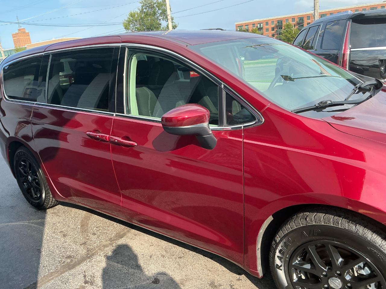 Chrysler Voyager LX FWD 2023