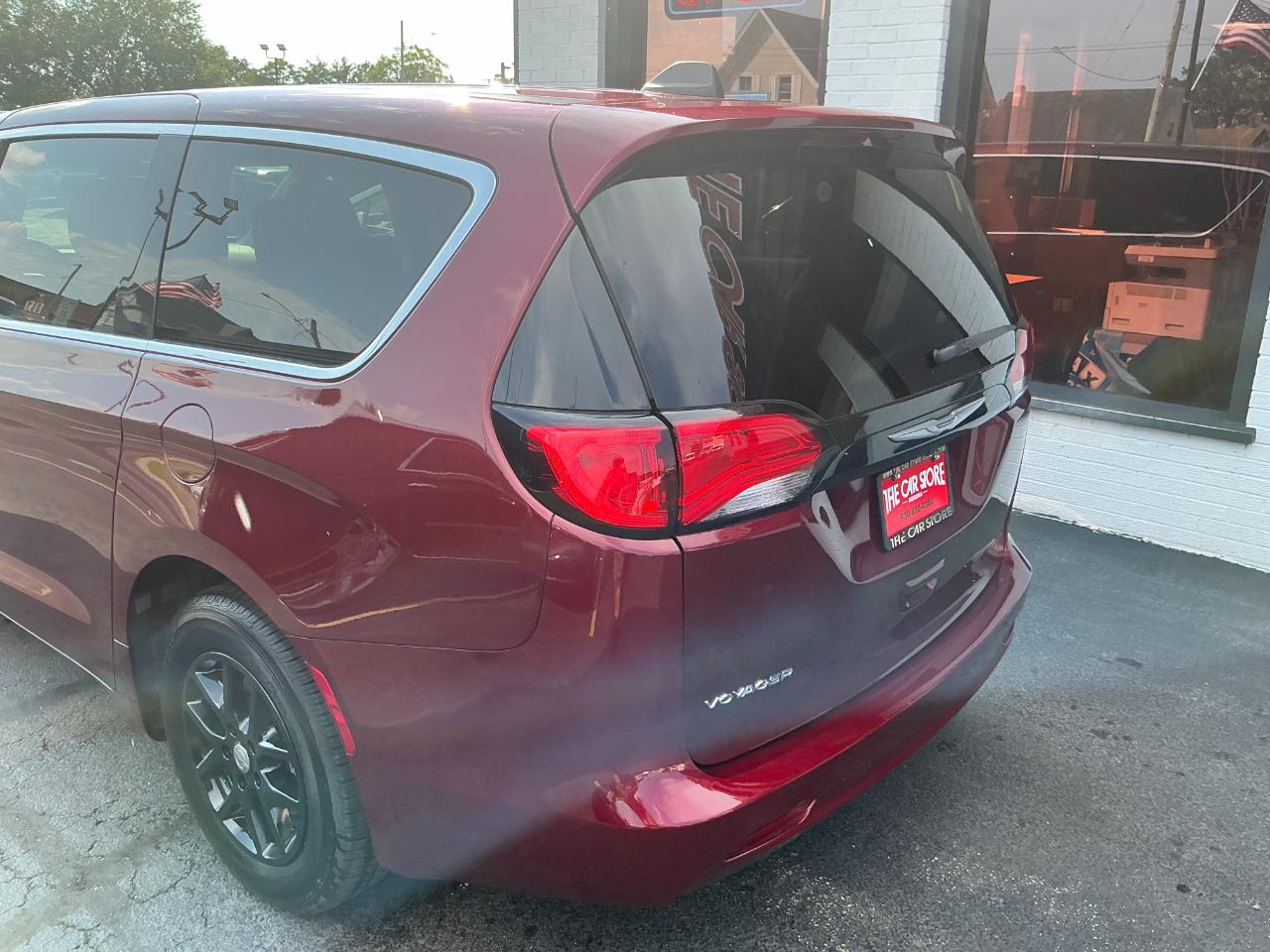 Chrysler Voyager LX FWD 2023