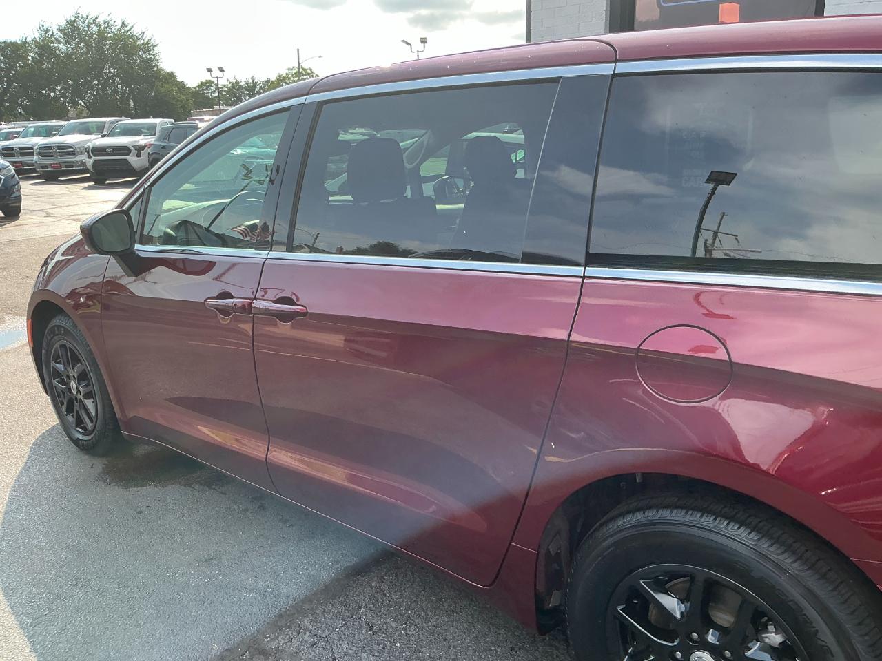 Chrysler Voyager LX FWD 2023