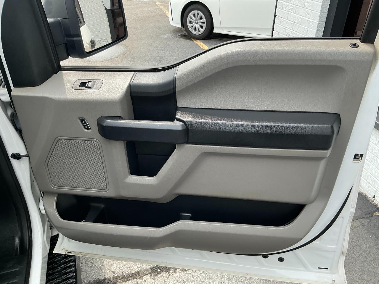 Ford F-150 XL 2WD Reg Cab 8' Box 2020