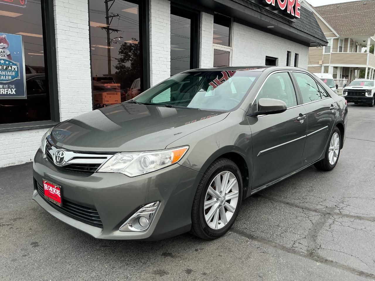 Toyota Camry 2014.5 4dr Sdn I4 Auto XLE (Natl) 2014
