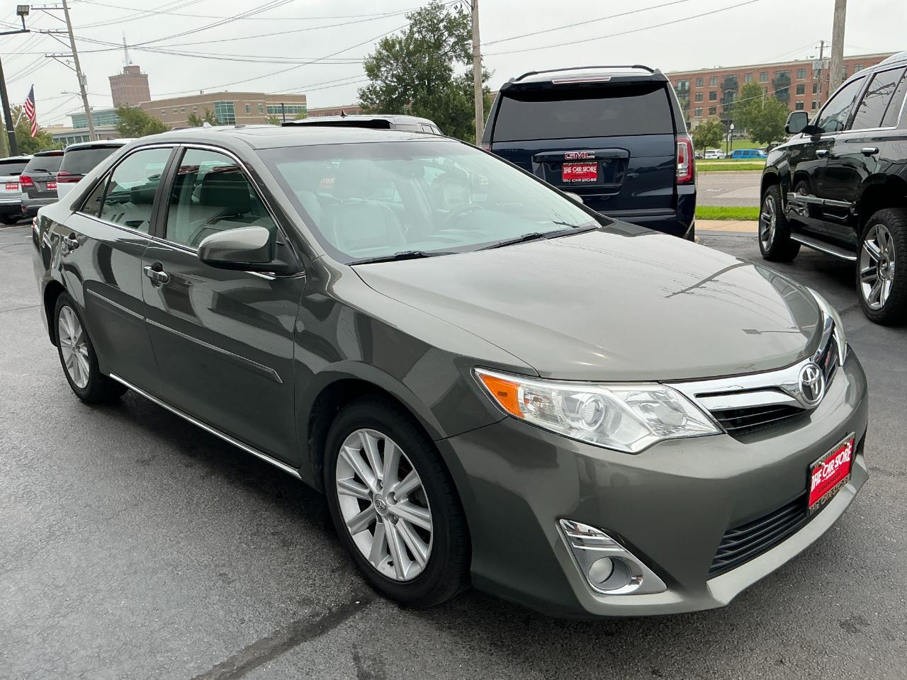Toyota Camry 2014.5 4dr Sdn I4 Auto XLE (Natl) 2014