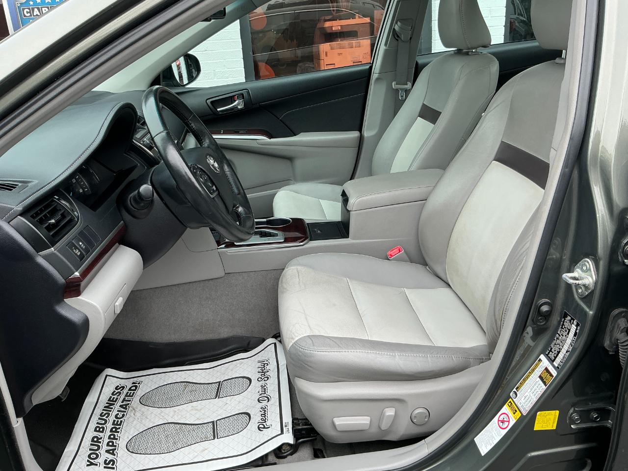 Toyota Camry 2014.5 4dr Sdn I4 Auto XLE (Natl) 2014