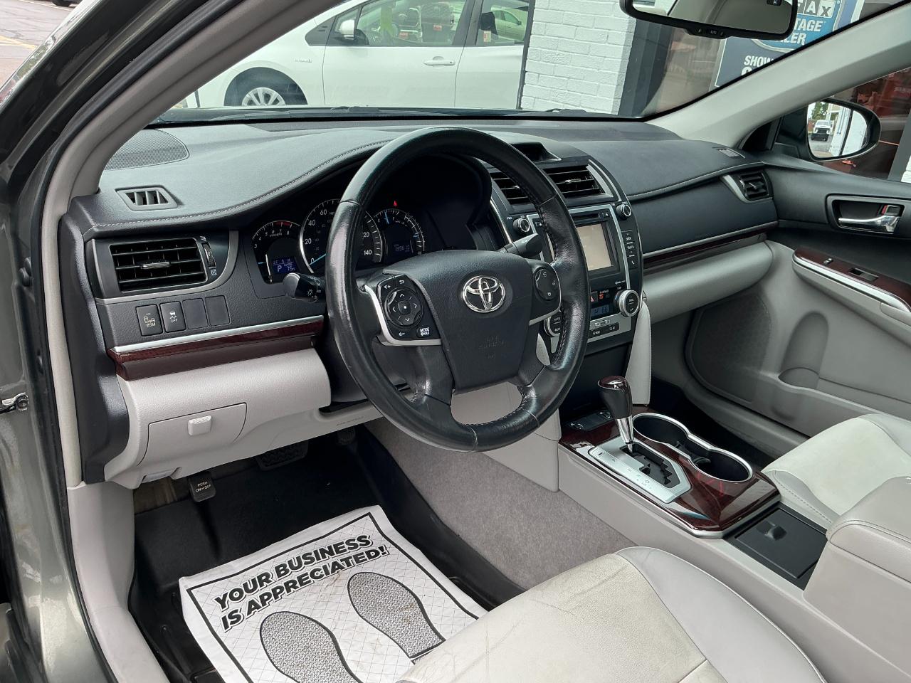 Toyota Camry 2014.5 4dr Sdn I4 Auto XLE (Natl) 2014