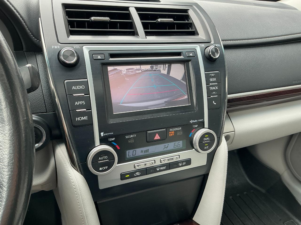 Toyota Camry 2014.5 4dr Sdn I4 Auto XLE (Natl) 2014