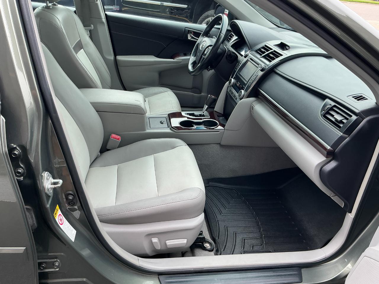 Toyota Camry 2014.5 4dr Sdn I4 Auto XLE (Natl) 2014