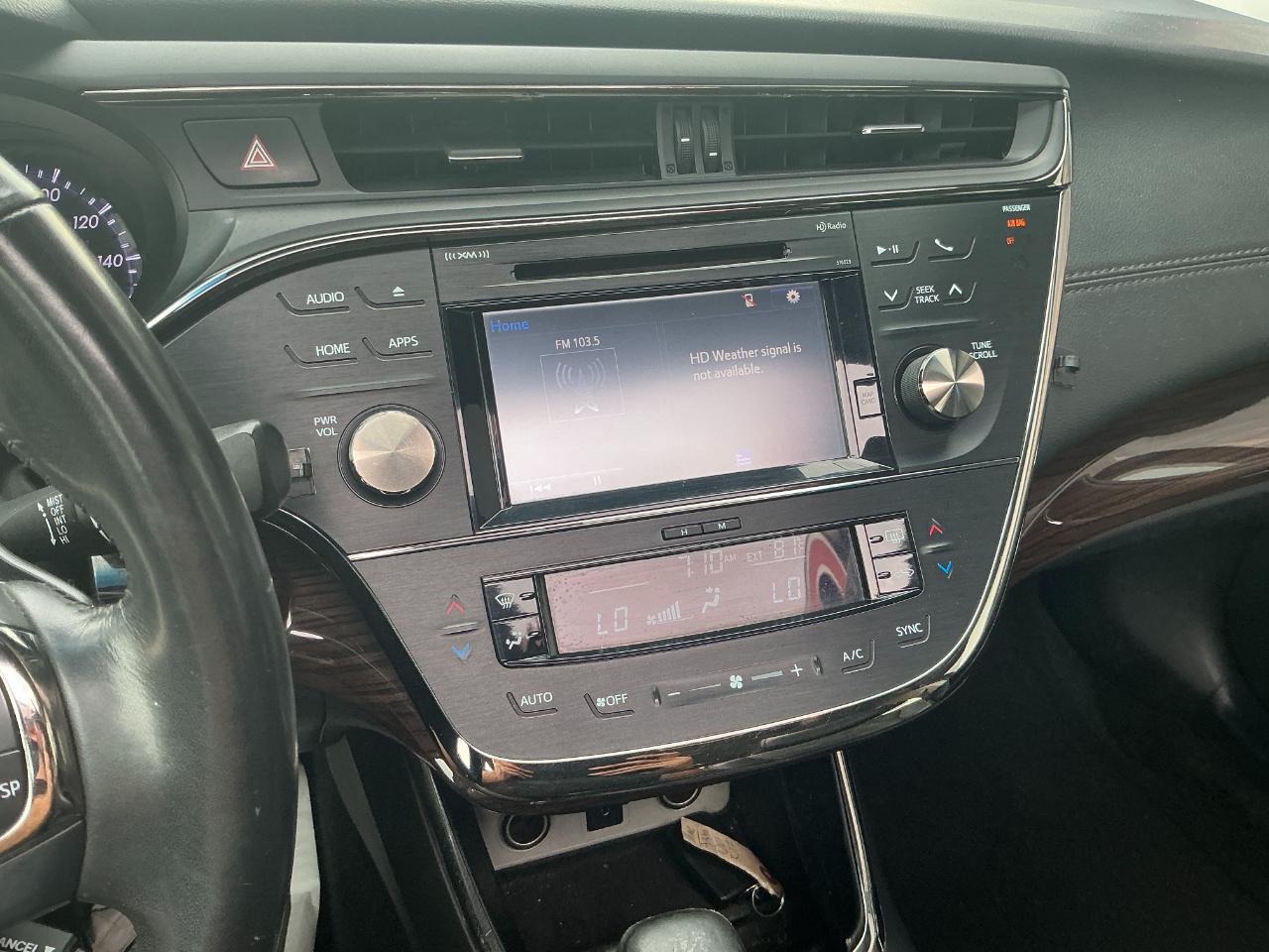 Toyota Avalon 4dr Sdn XLE Touring (Natl) 2015