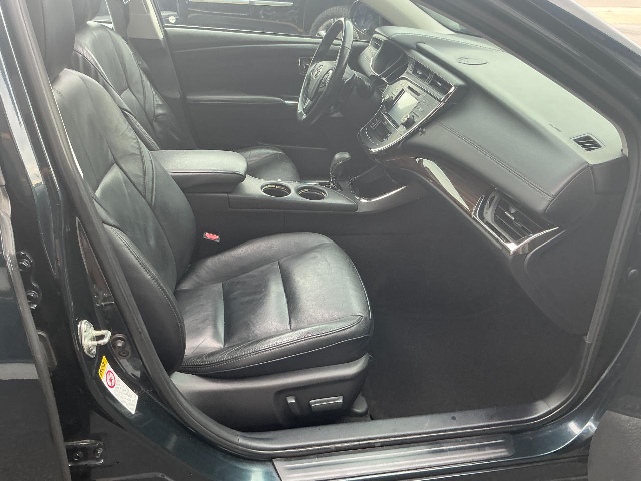 Toyota Avalon 4dr Sdn XLE Touring (Natl) 2015