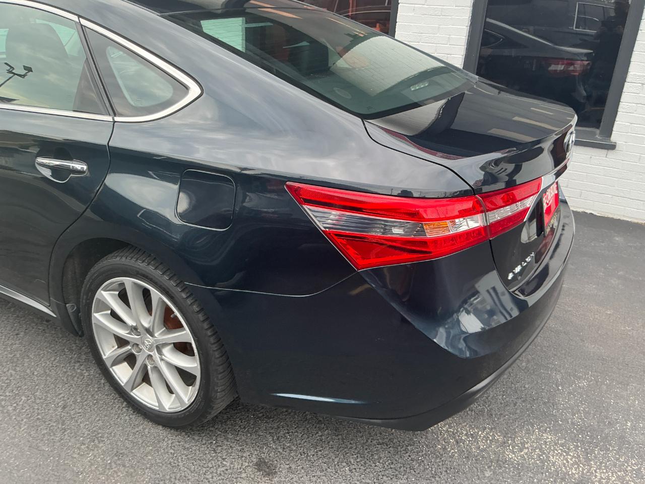 Toyota Avalon 4dr Sdn XLE Touring (Natl) 2015