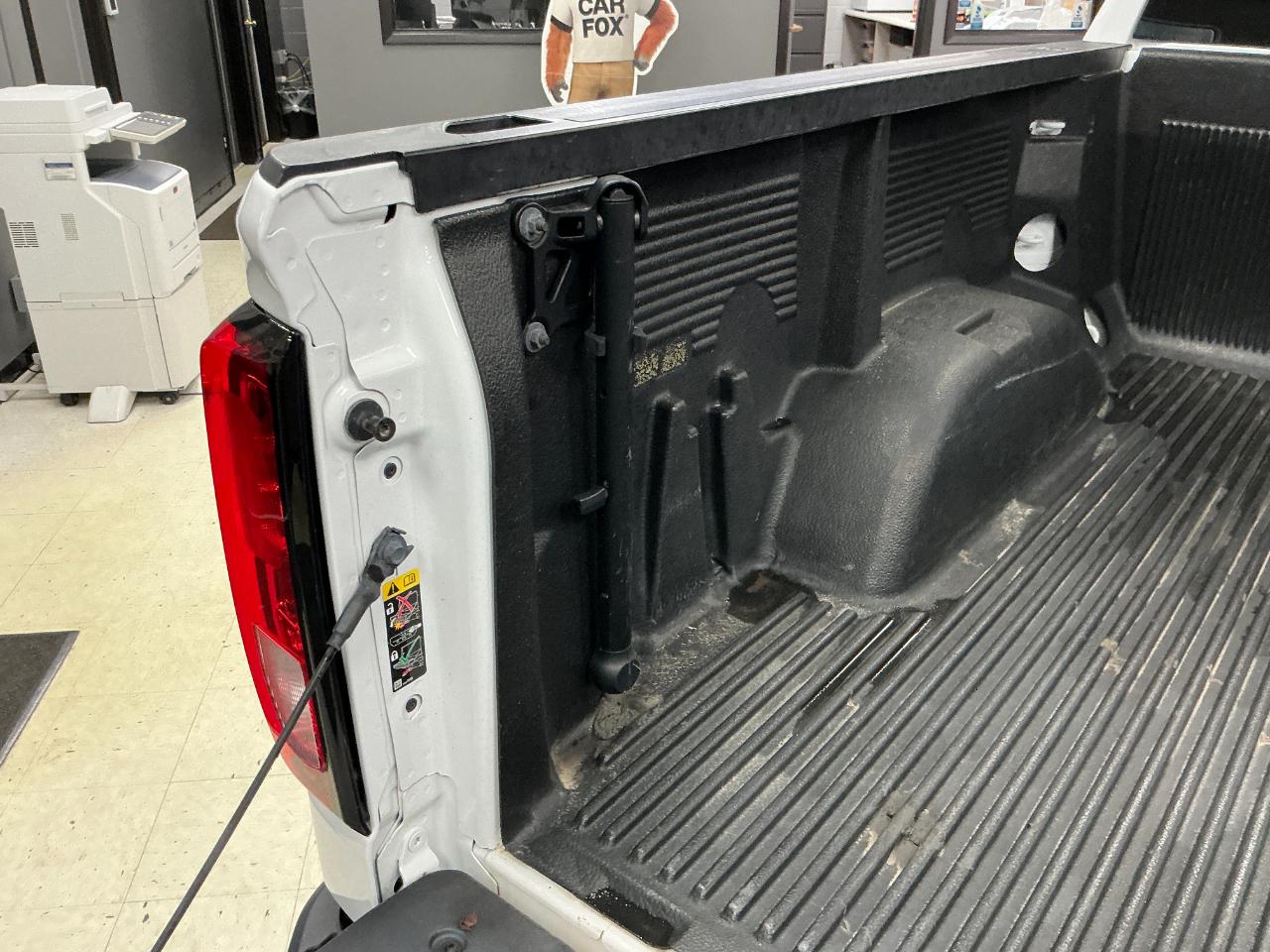 GMC Sierra 1500 4WD Crew Cab 147" SLE 2024