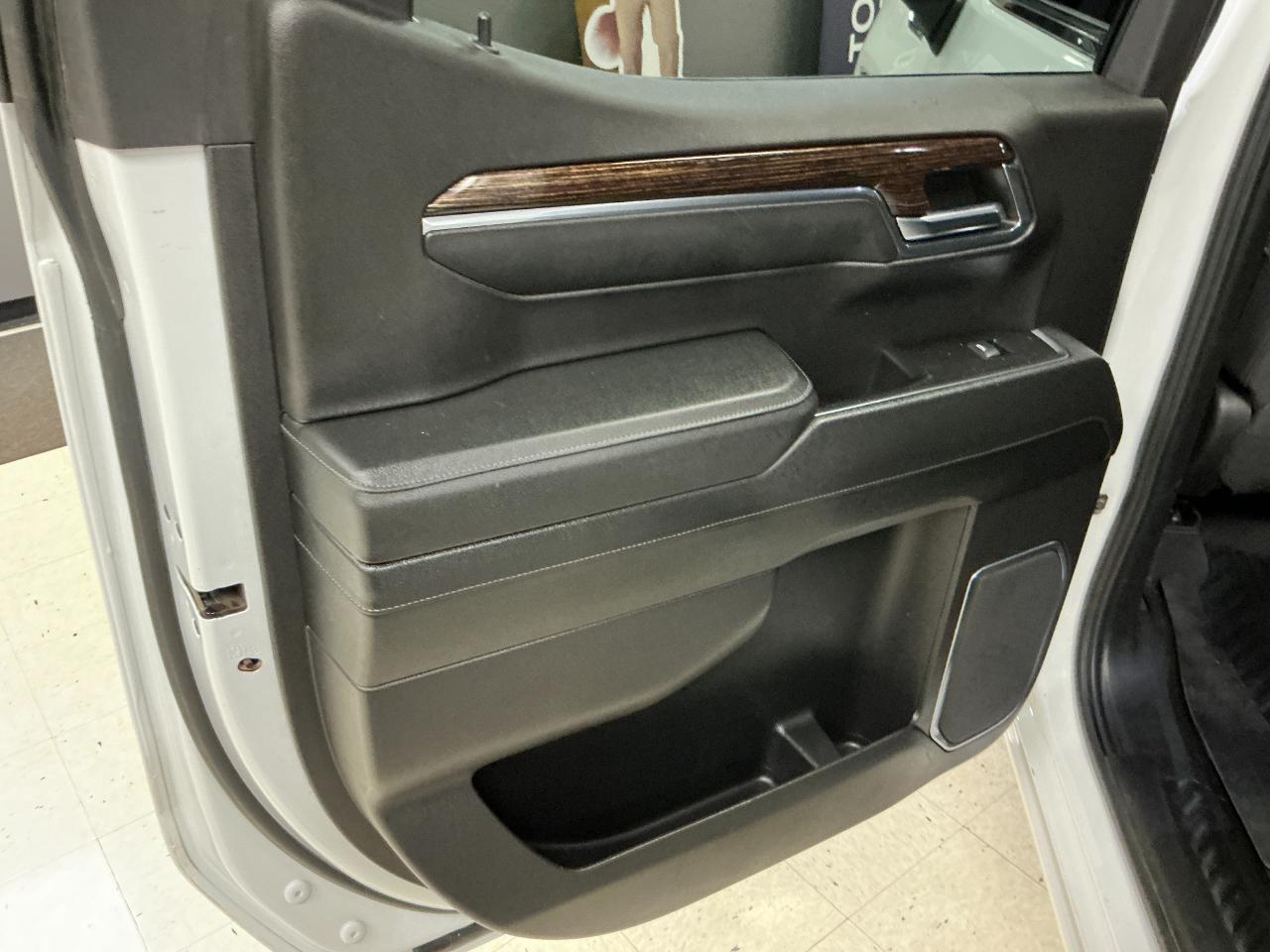GMC Sierra 1500 4WD Crew Cab 147" SLE 2024
