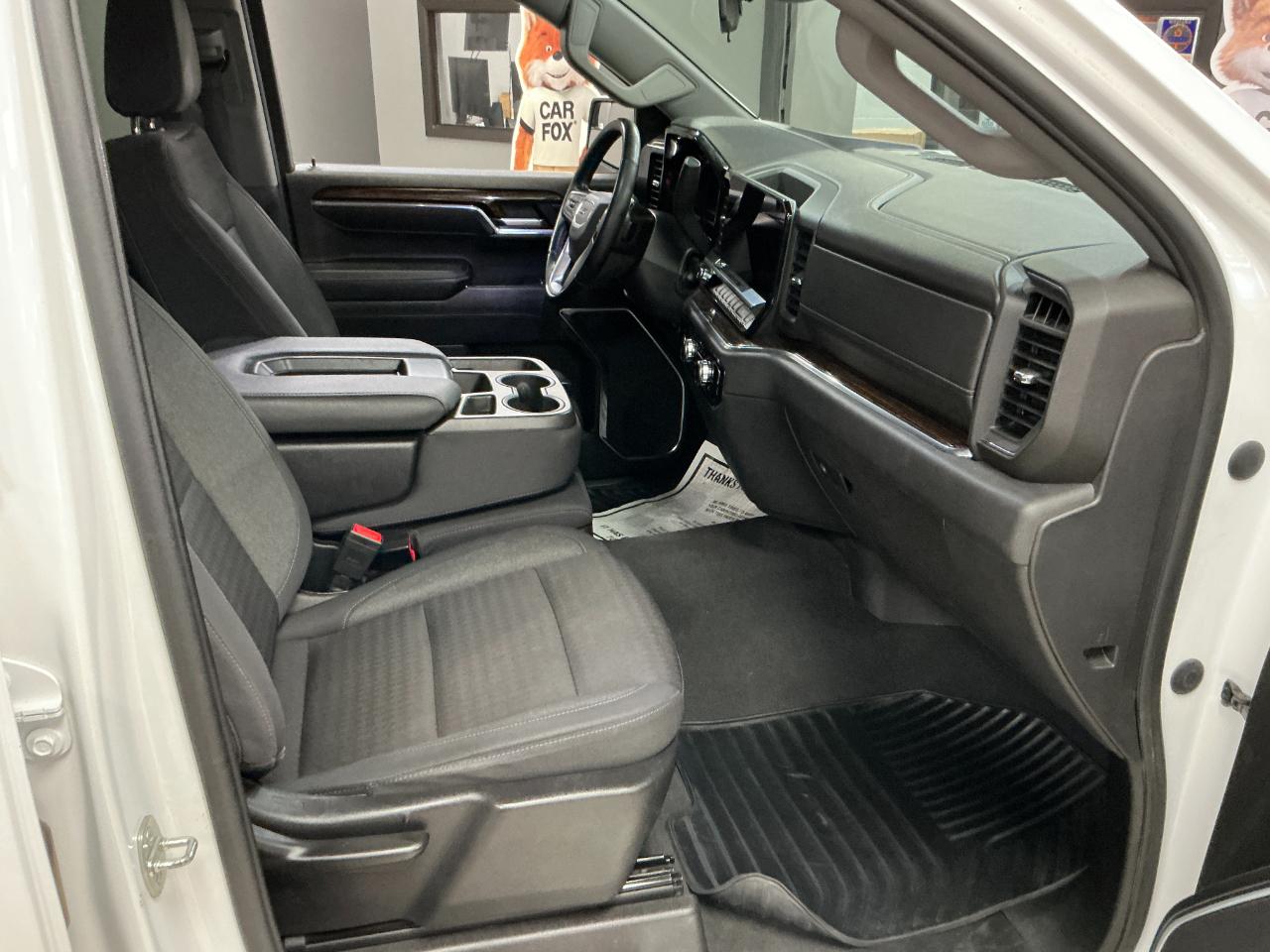 GMC Sierra 1500 4WD Crew Cab 147" SLE 2024