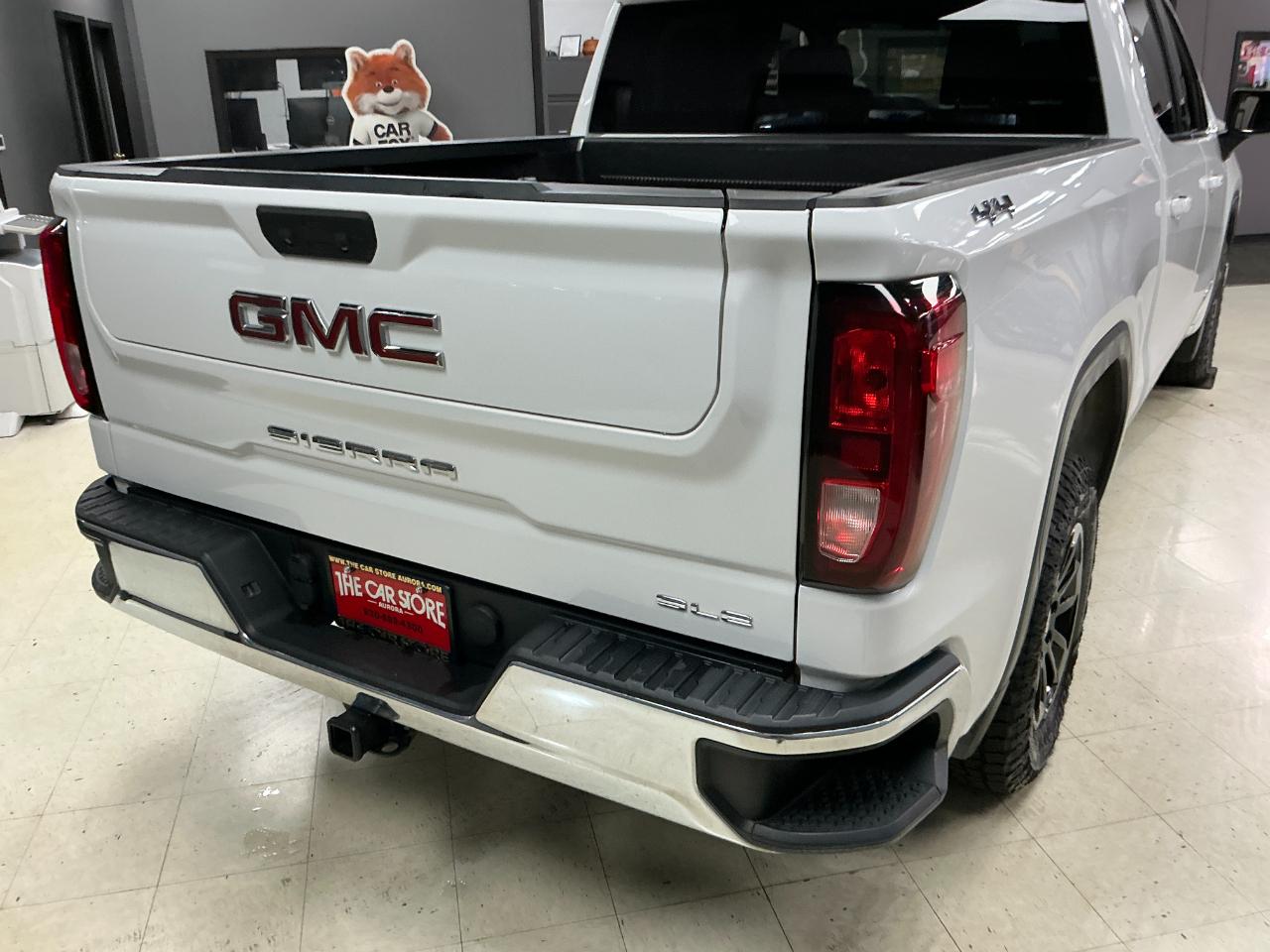 GMC Sierra 1500 4WD Crew Cab 147" SLE 2024