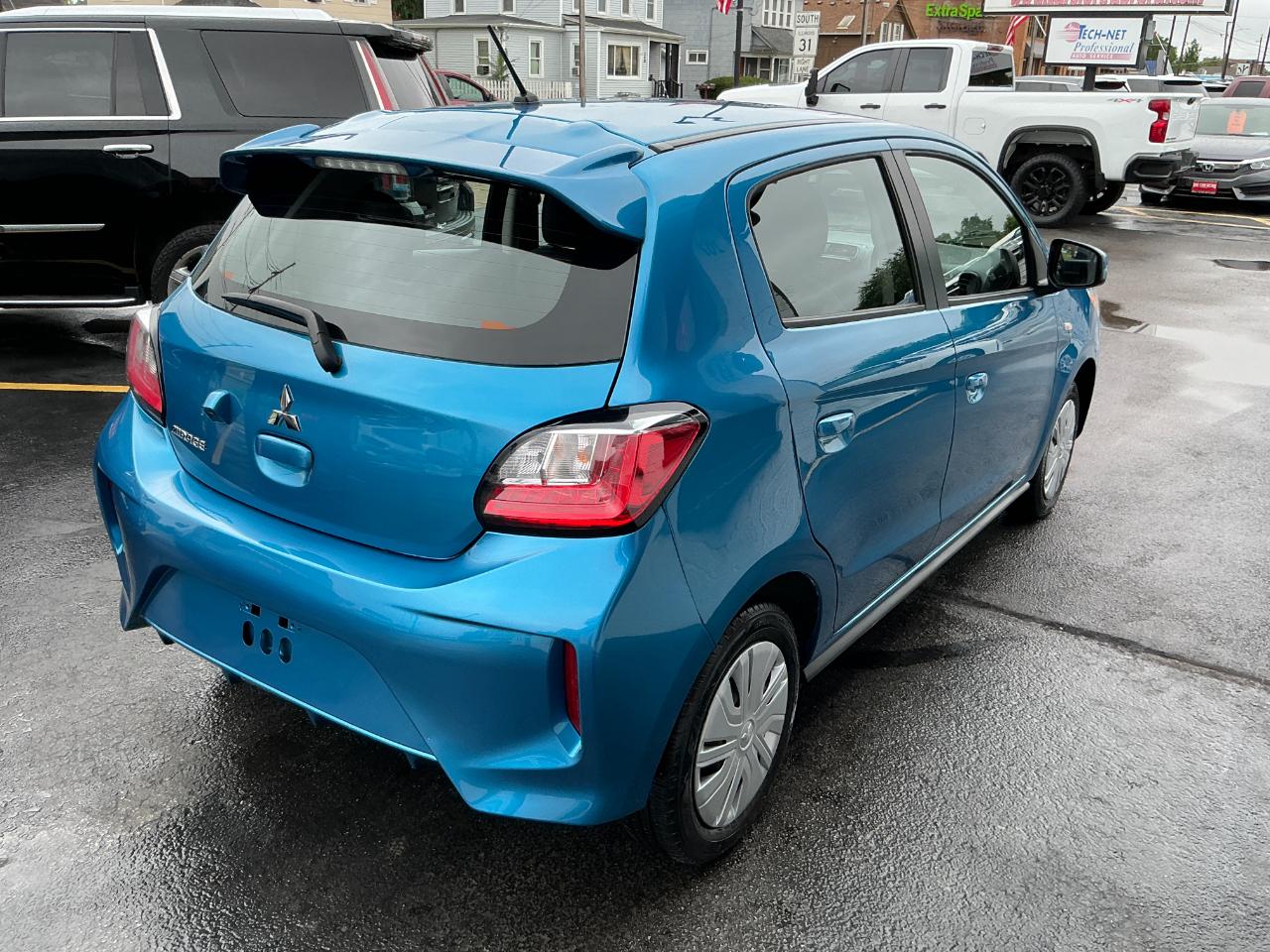 Mitsubishi Mirage ES CVT 2024