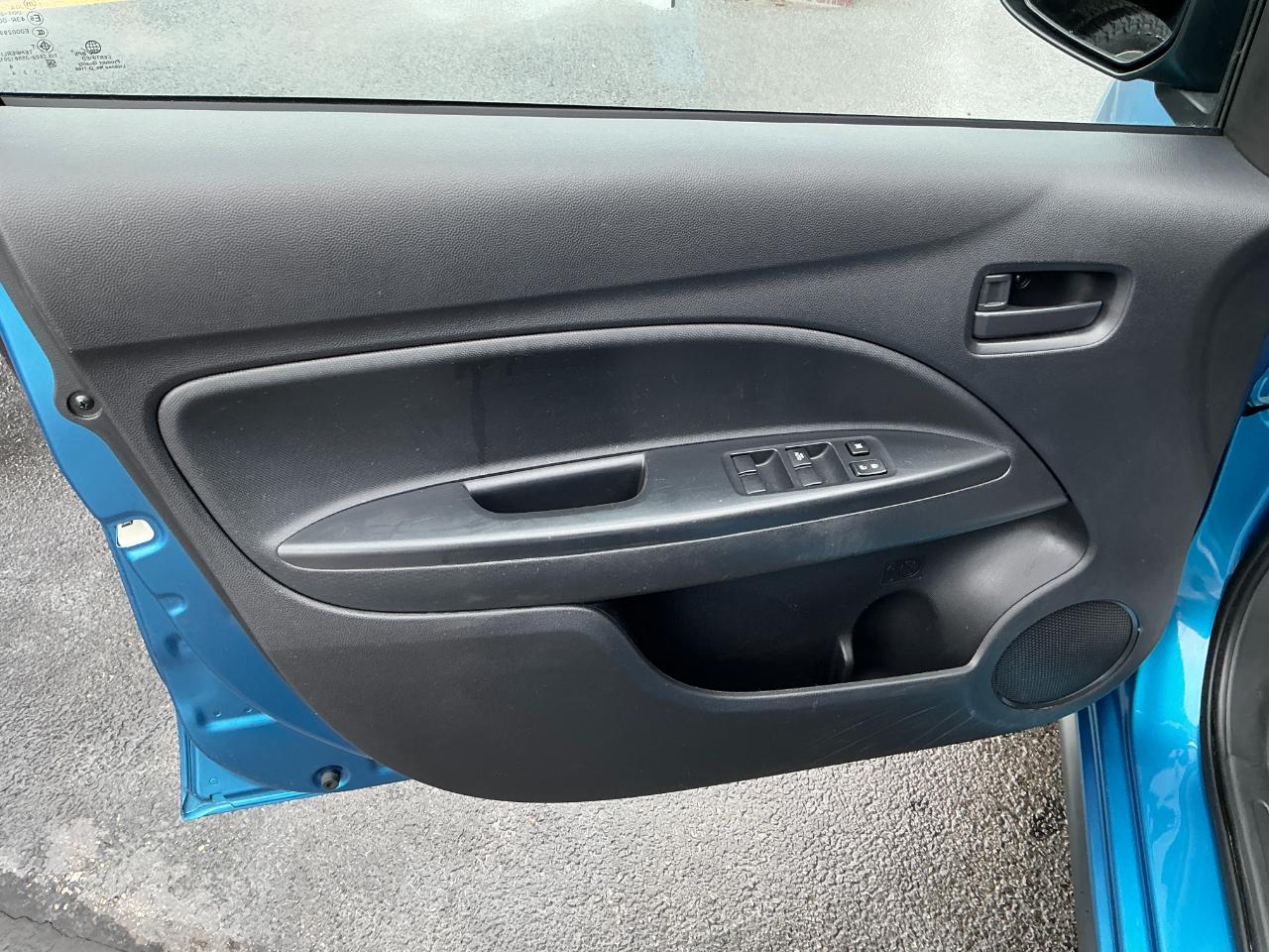 Mitsubishi Mirage ES CVT 2024