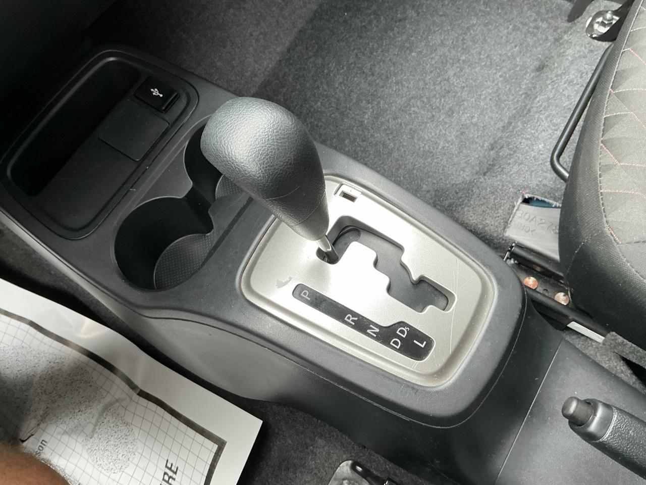 Mitsubishi Mirage ES CVT 2024