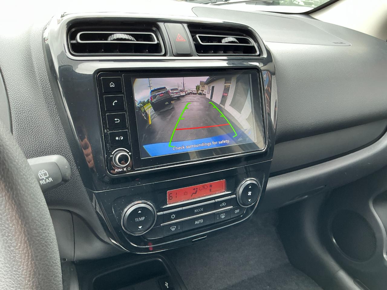 Mitsubishi Mirage ES CVT 2024