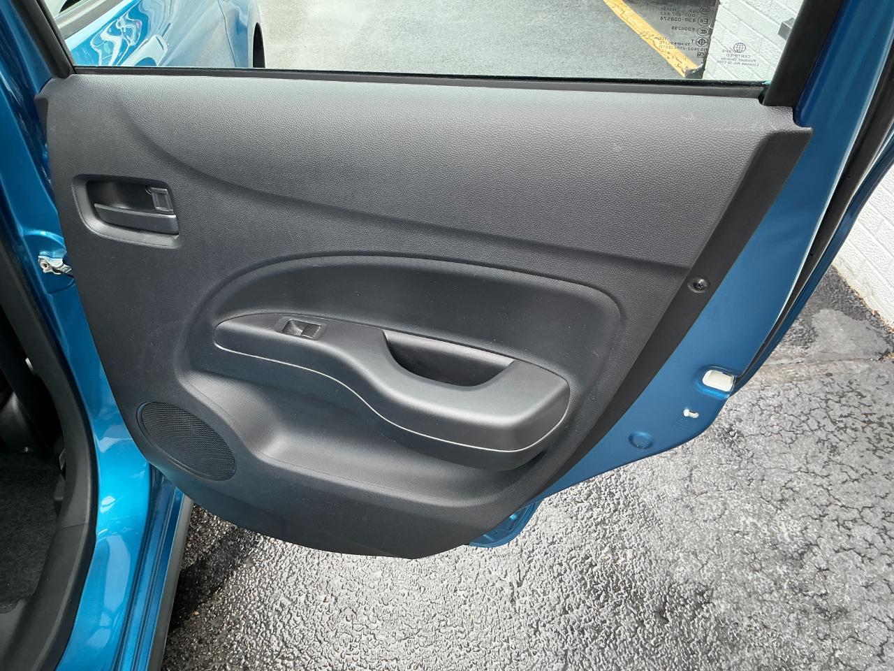 Mitsubishi Mirage ES CVT 2024