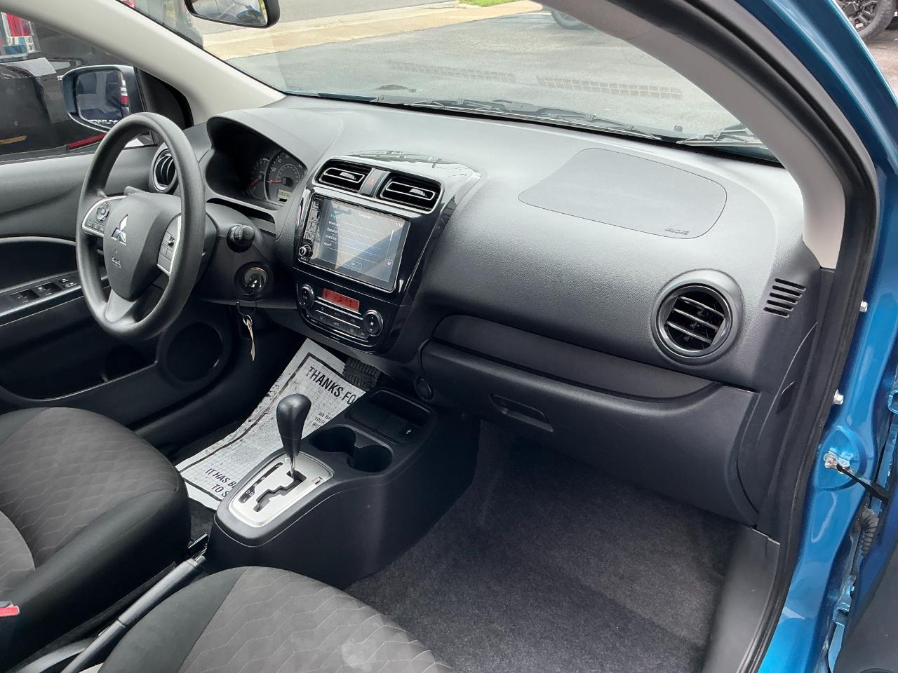 Mitsubishi Mirage ES CVT 2024
