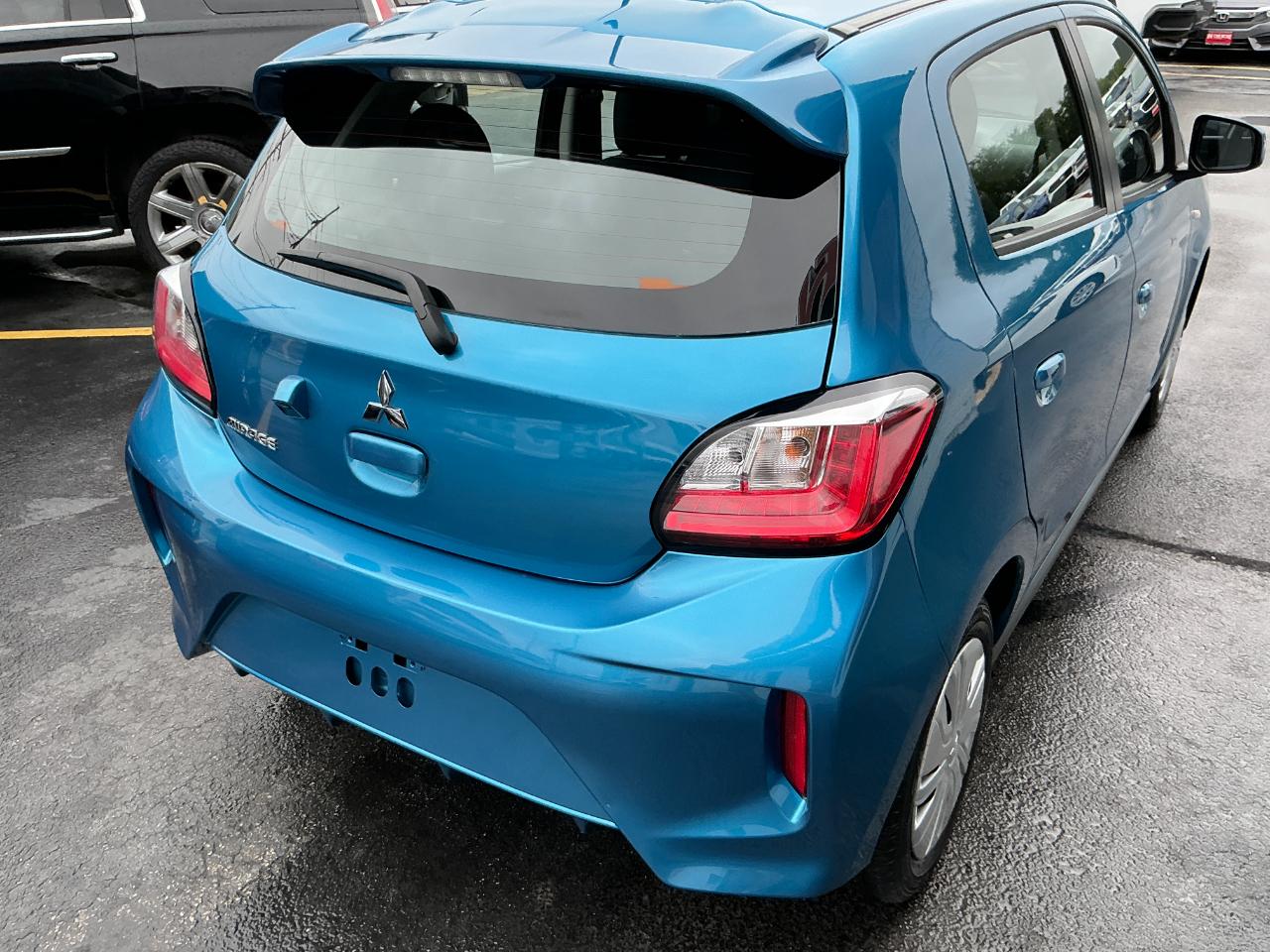 Mitsubishi Mirage ES CVT 2024