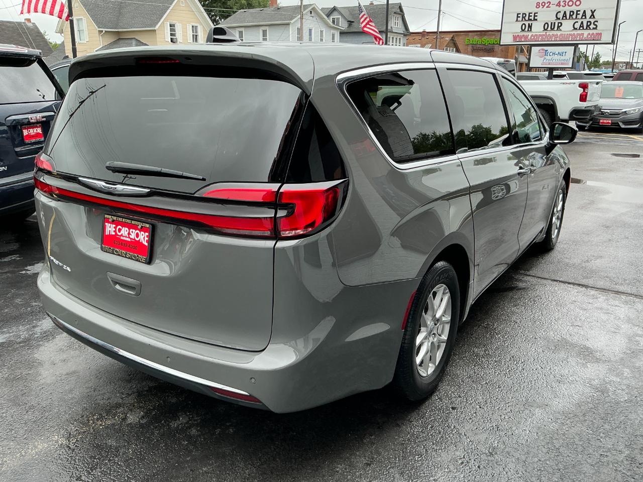 Chrysler Pacifica Select FWD 2025