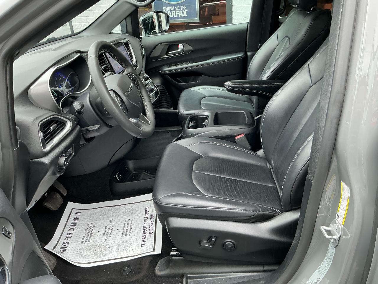 Chrysler Pacifica Select FWD 2025