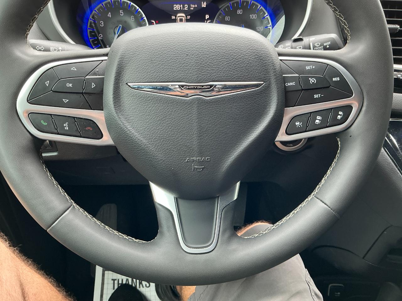 Chrysler Pacifica Select FWD 2025