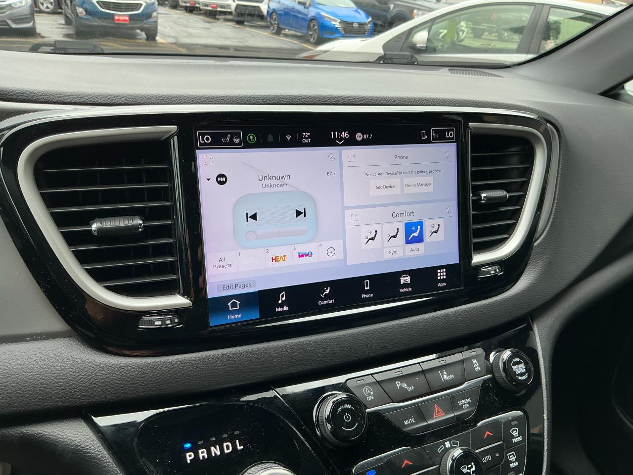 Chrysler Pacifica Select FWD 2025