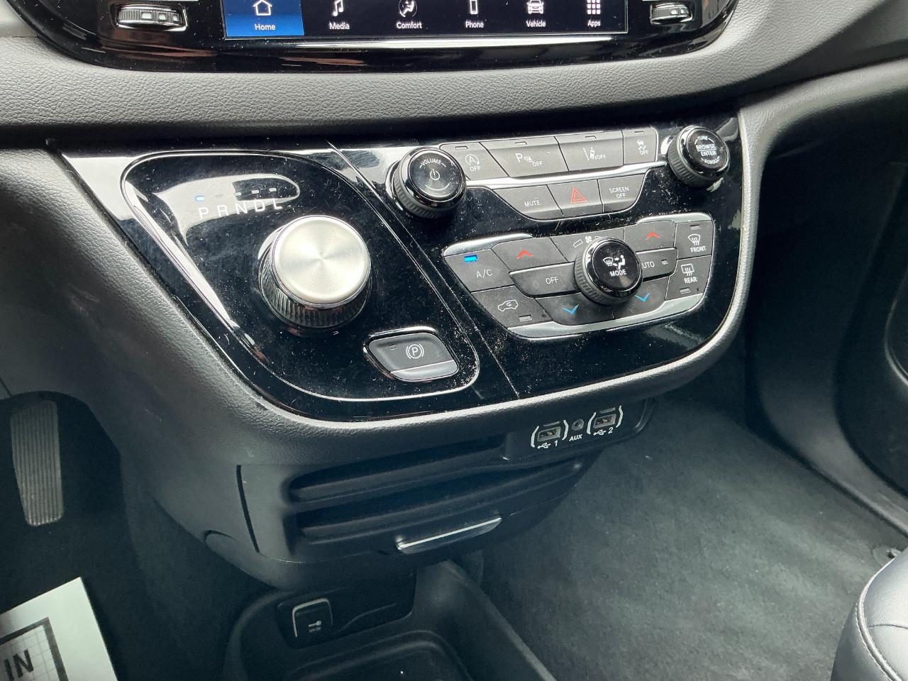 Chrysler Pacifica Select FWD 2025