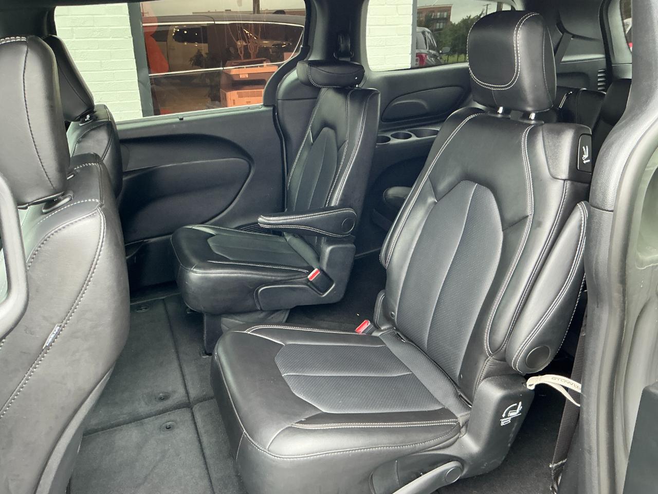 Chrysler Pacifica Select FWD 2025